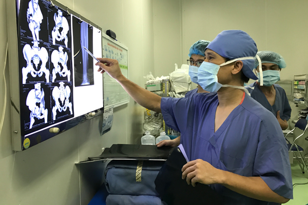 nghet tho cuu nguoi dan ong ha noi gay roi nhieu bo phan