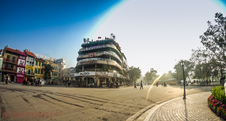 Dự báo thời tiết 23/7: Hà Nội dịu mát, rải rác mưa dông Dự báo thời tiết 23/7: Hà Nội dịu mát, rải rác mưa dông