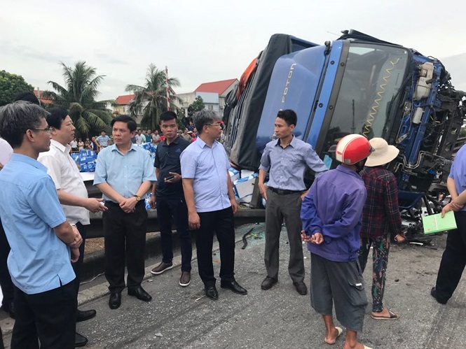 tai xe xe tai tong 7 nguoi sang duong o hai duong khai gi