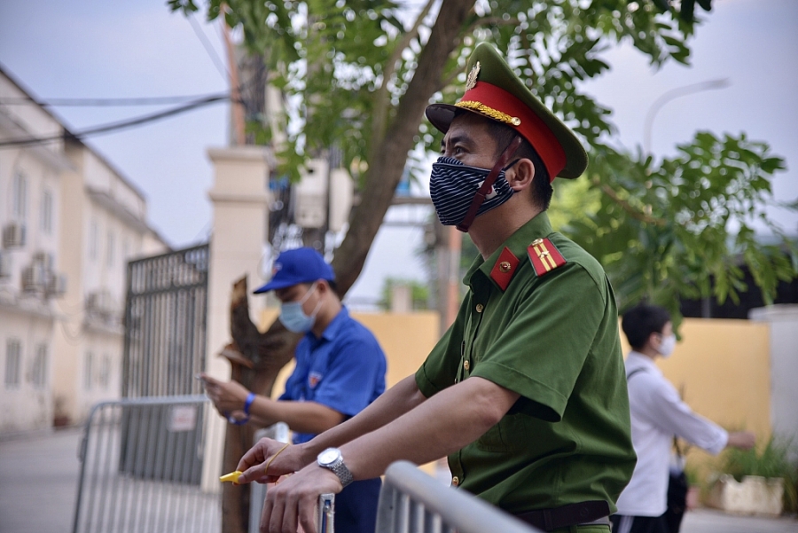 Các lực lượng hỗ trợ đã có mặt từ rất sớm tại điểm thi