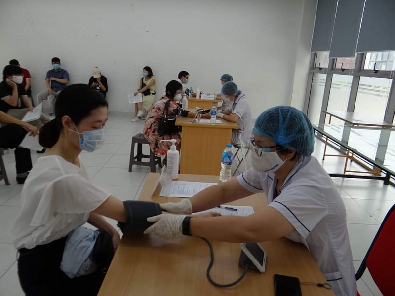 Hà Nội: 50 dây chuyền tiêm, 750 tham gia chiến dịch tiêm chủng lịch sử tại quận Hai Bà Trưng