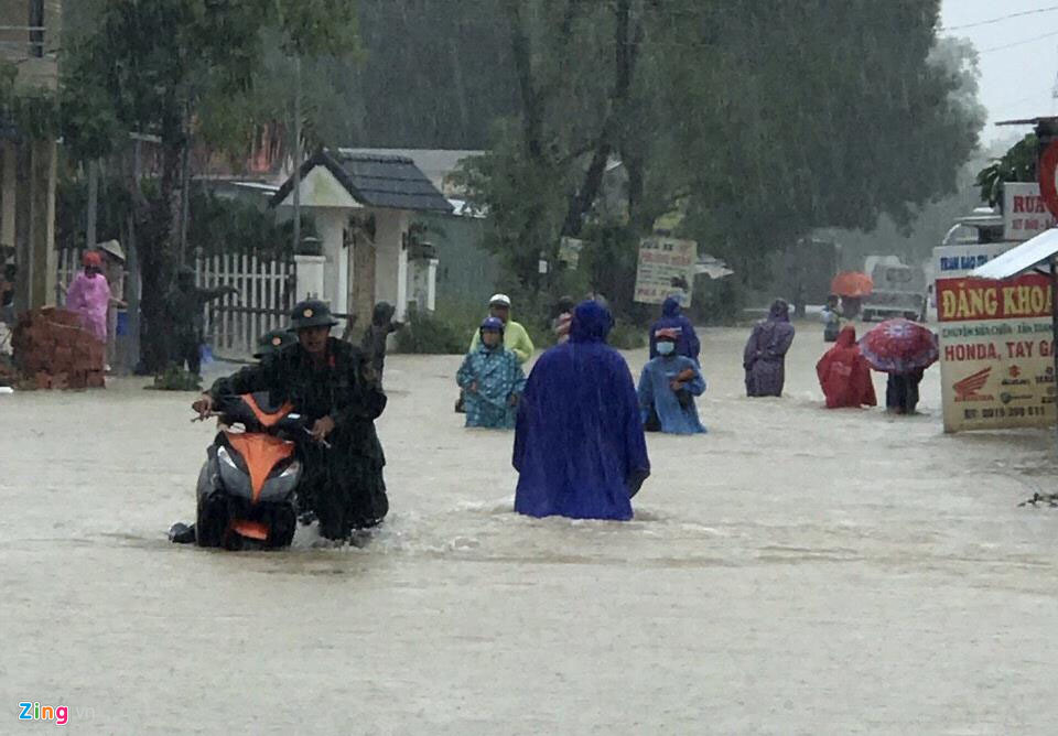 Phú Quốc ngập lịch sử, nghìn người vật lộn trong 