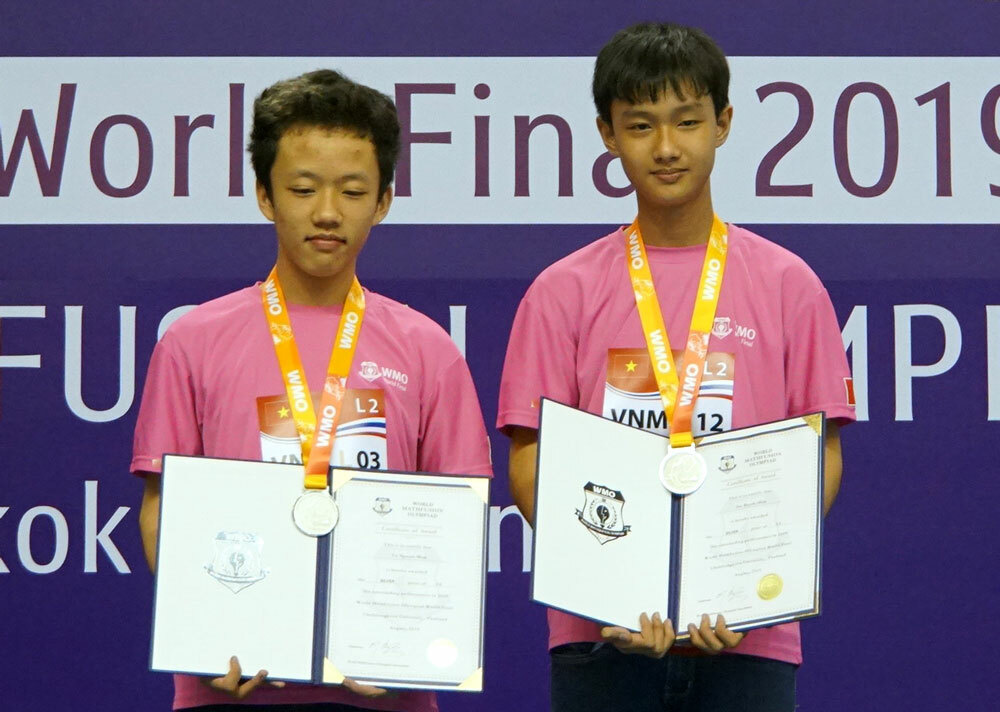 Học sinh Việt Nam giành hai huy chương bạc Olympiad Toán học