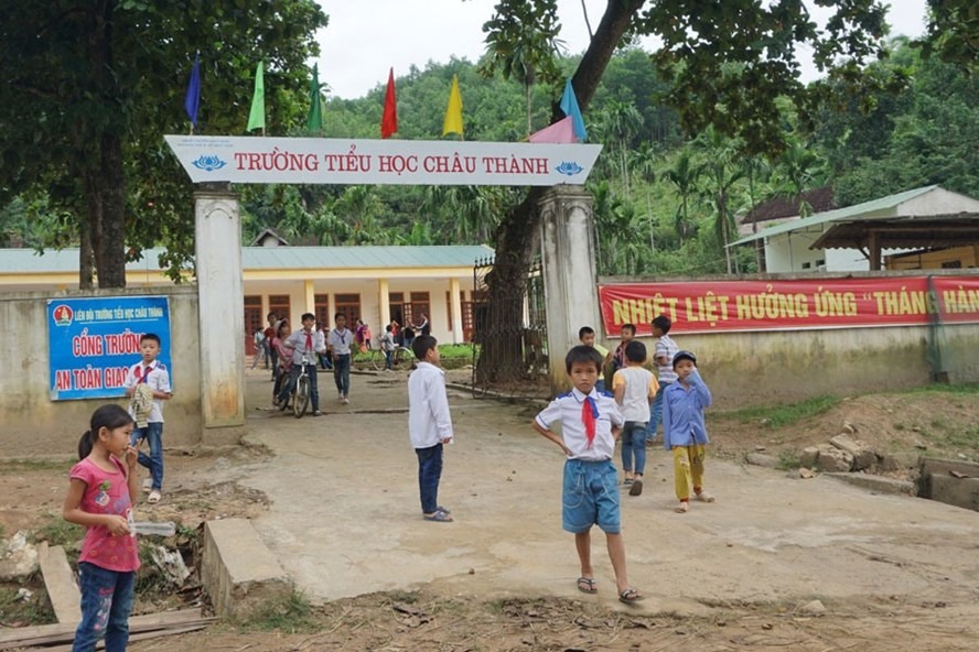 Hiệu trưởng “ăn chặn” hàng nghìn hộp sữa của học sinh tiểu học Hiệu trưởng “ăn chặn” hàng nghìn hộp sữa của học sinh tiểu học