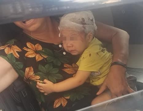 choi roi tu tang 17 be trai 1 tuoi chan thuong dau