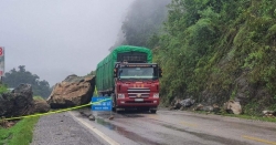 Hoàn lưu bão số 2: Nhiều tuyến đường ở Sơn La sạt lở gây ách tắc do mưa lớn