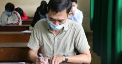 Thí sinh 53 tuổi tự tin đi thi tốt nghiệp để làm gương cho con, cháu