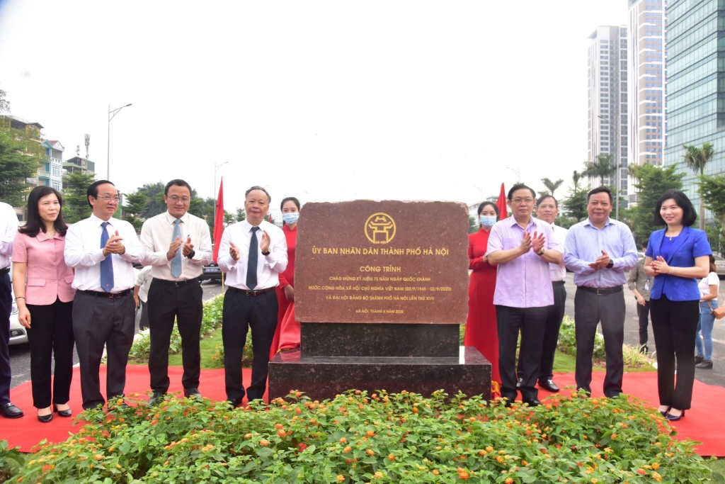 khanh thanh du an cau vuot tai nut giao duong hoang quoc viet nguyen van huyen