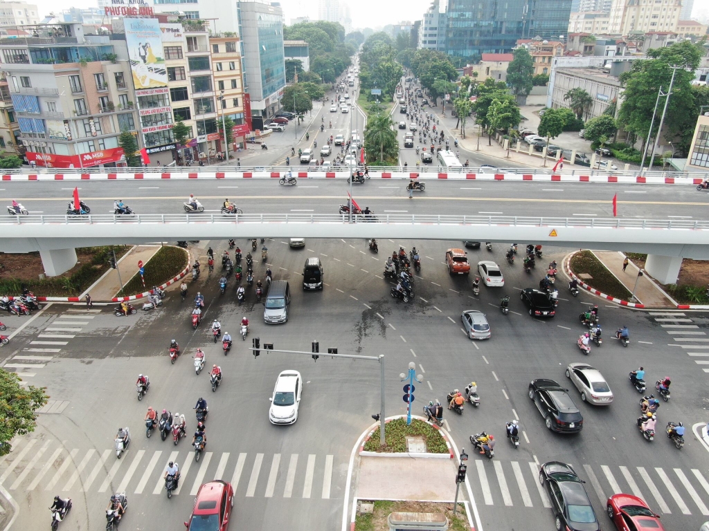 khanh thanh du an cau vuot tai nut giao duong hoang quoc viet nguyen van huyen