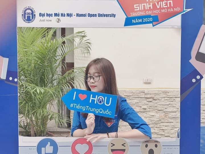 Trang Linh luôn hào hứng khi khoác lên mình màu áo xanh tình nguyện