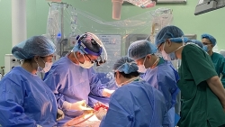 Ca ghép gan đầu tiên cho trẻ ung thư gan ở Việt Nam
