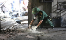 Binh chủng Hoá học sắp tẩy độc kho Rạng Đông