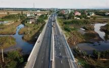 Quốc lộ hơn 2.400 tỷ đồng “lở loét”