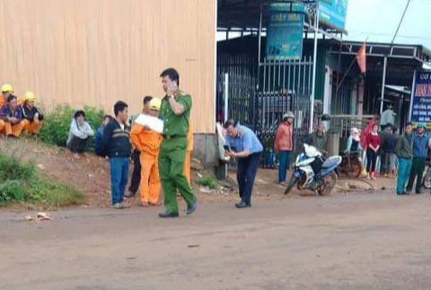 hai hoc sinh bi dien giat tu vong khi den truong