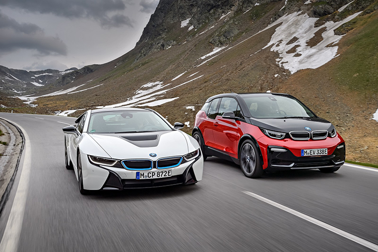 bmw khai tu hai mau xe dien i8 va i3