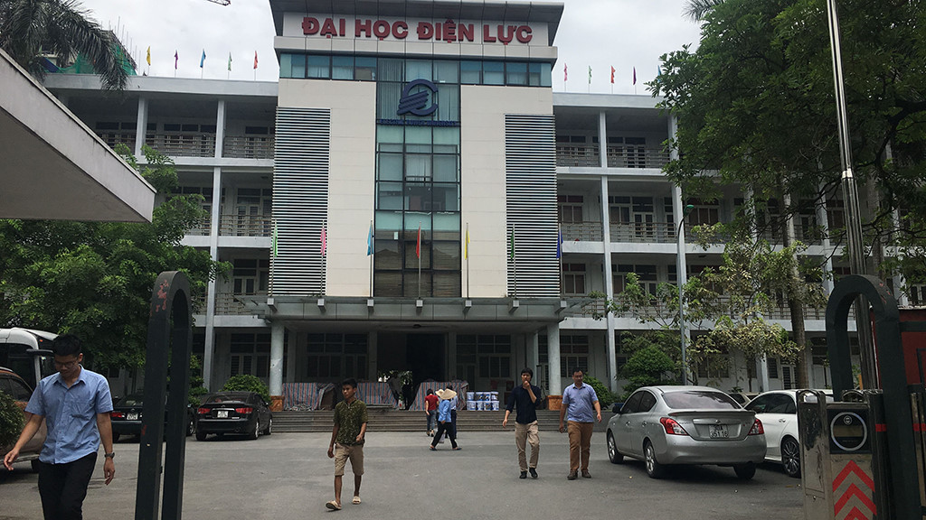 Không đạt điểm chuẩn vẫn trúng tuyển Trường đại học Điện lực