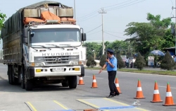 ha noi lap dat 15 tram can tu dong de kiem soat tai trong xe