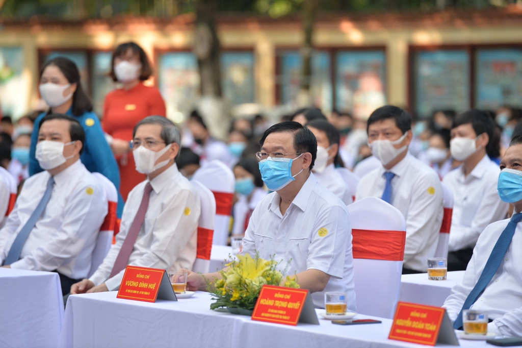 bi thu thanh uy ha noi vuong dinh hue danh trong khai giang nam hoc moi