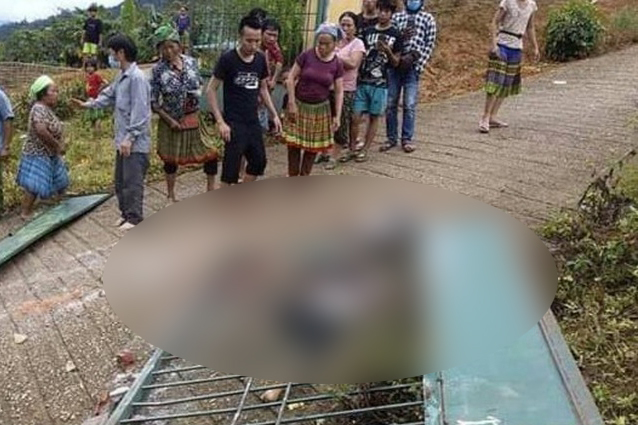 Ba học sinh tử vong vì sập cổng trường ở Lào Cai