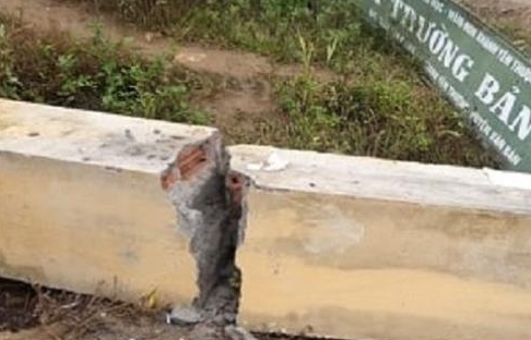 Sập cổng trường đè chết 3 học sinh: Lộ kinh phí xây dựng trụ cổng không cốt thép