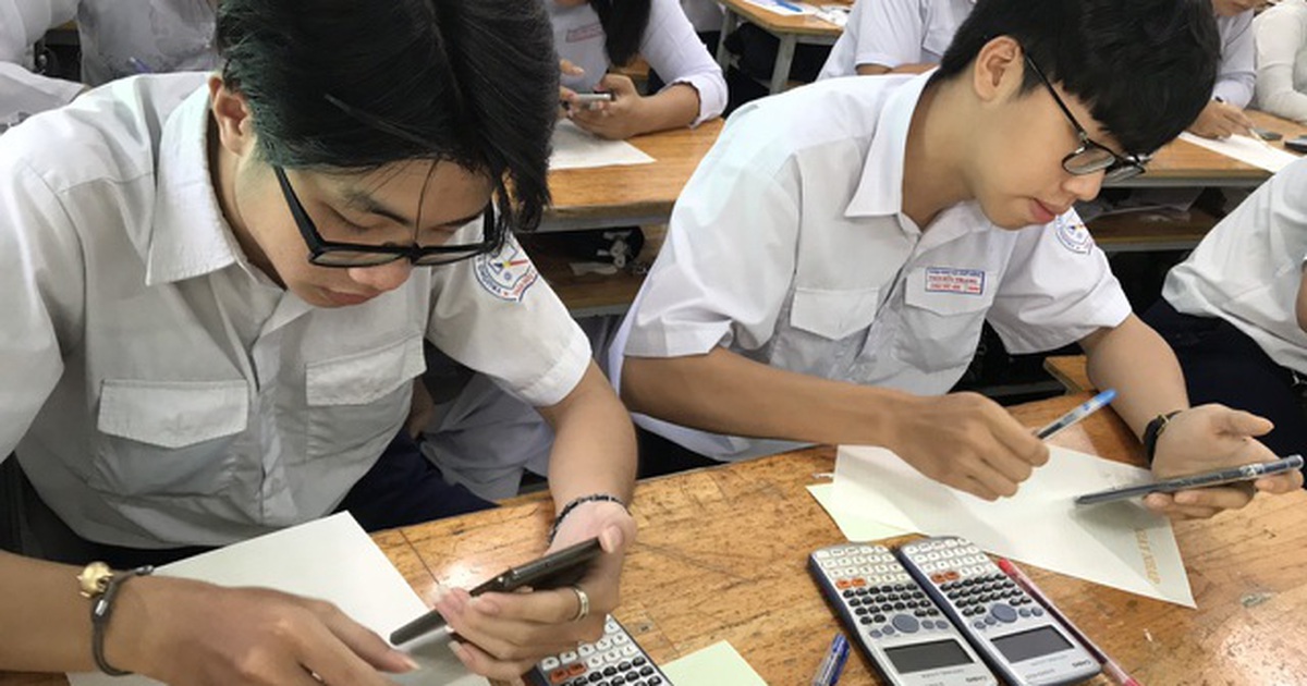 Bệnh thành tích trong giáo dục và cái giá phải trả