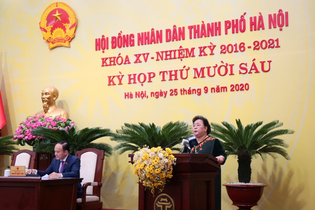 Chủ tịch HĐND TP Nguyễn Thị Bích Ngọc phát biểu khai mạ kỳ họp