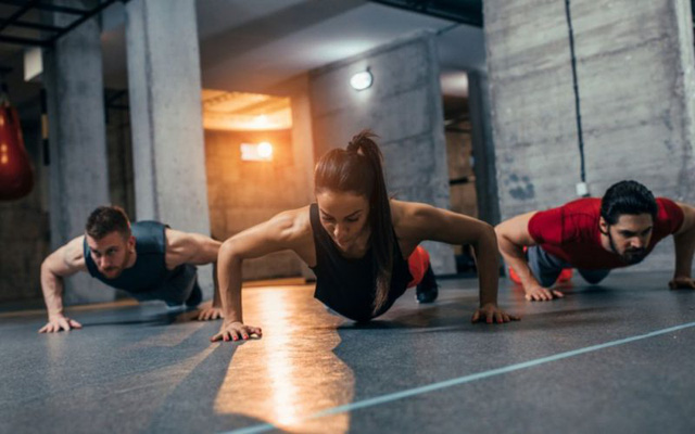 Hít đất và plank, bài tập "không đầu tư", hiệu quả không ngờ