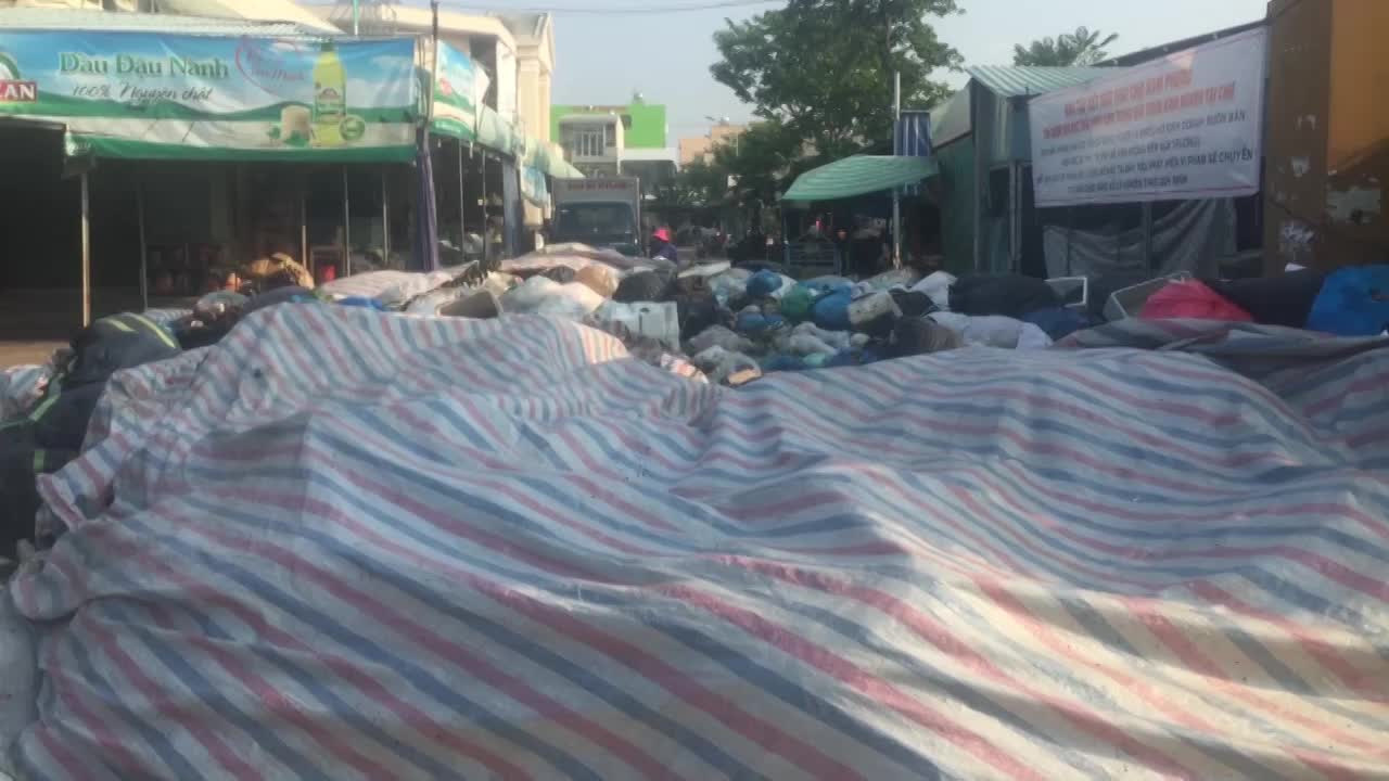 quang nam rac thai bua vay thi tran nam phuoc nguoi dan song trong so hai