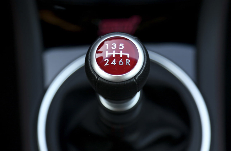 5 lỗi thường gặp khi lái xe số sàn 5 loi thuong gap khi lai xe so san