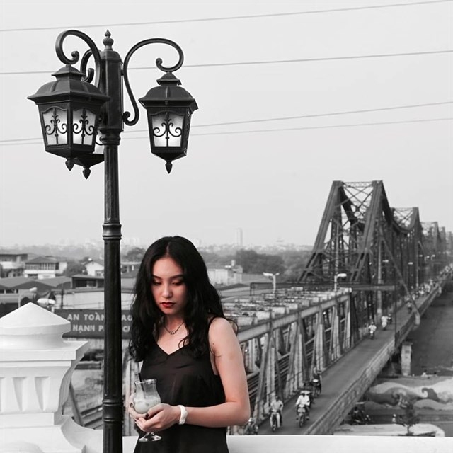 ha noi trung trung quan di nhu song ngay ay va bay gio