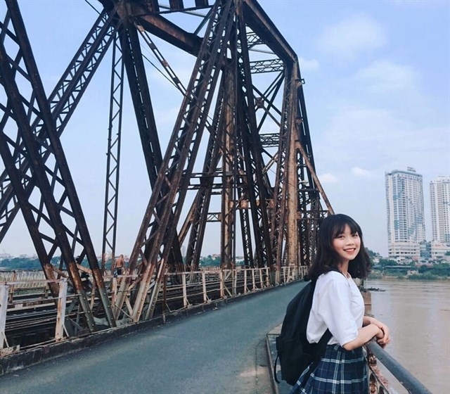 ha noi trung trung quan di nhu song ngay ay va bay gio