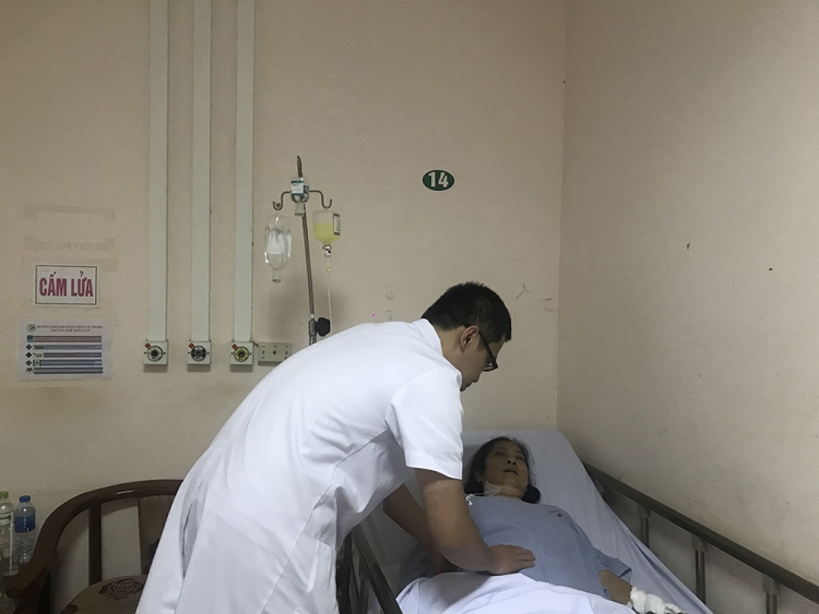 Ăn chay theo tư vấn online 45 ngày, một phụ nữ 6 lần ngừng tuần hoàn