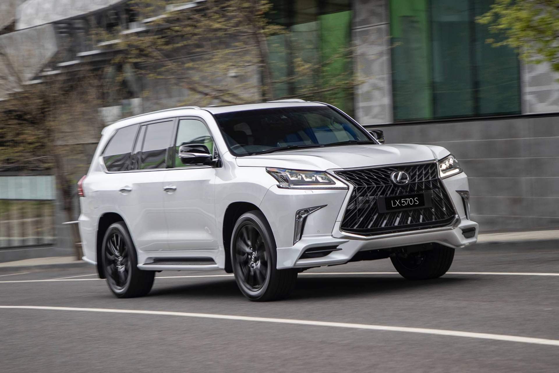 Lexus gây xôn xao vì đăng ký bản quyền tên gọi LX600