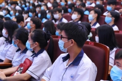 Không phê bình học sinh trước lớp: Giáo viên nói gì?