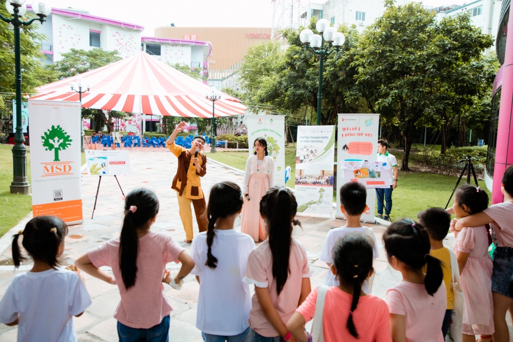 Ném bay hành vi xấu, bé chọn hành tinh xanh