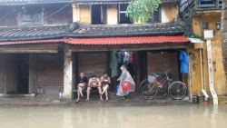 quang nam nuoc song dang nhanh pho co hoi an dang ngap lenh lang