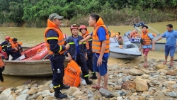 Cứu hộ ở Rào Trăng 3: Huy động thêm người, phương tiện tìm kiếm 16 công nhân mất tích