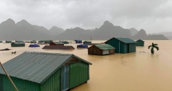 Những nhà phao diệu kỳ cứu người dân vùng rốn lũ trong cơn “đại hồng thủy”