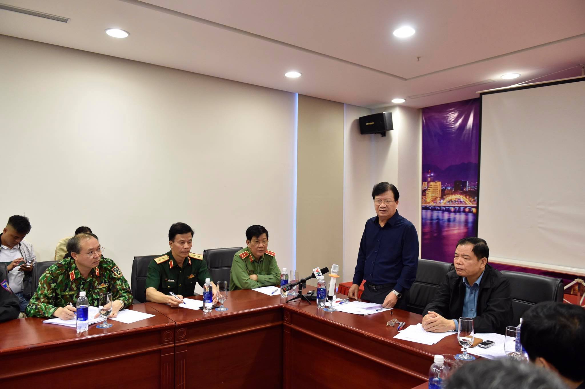 Phó Thủ tướng Trịnh Đình Dũng: Tình hình khẩn cấp, không quyết liệt ứng phó thì vô cùng nguy hiểm