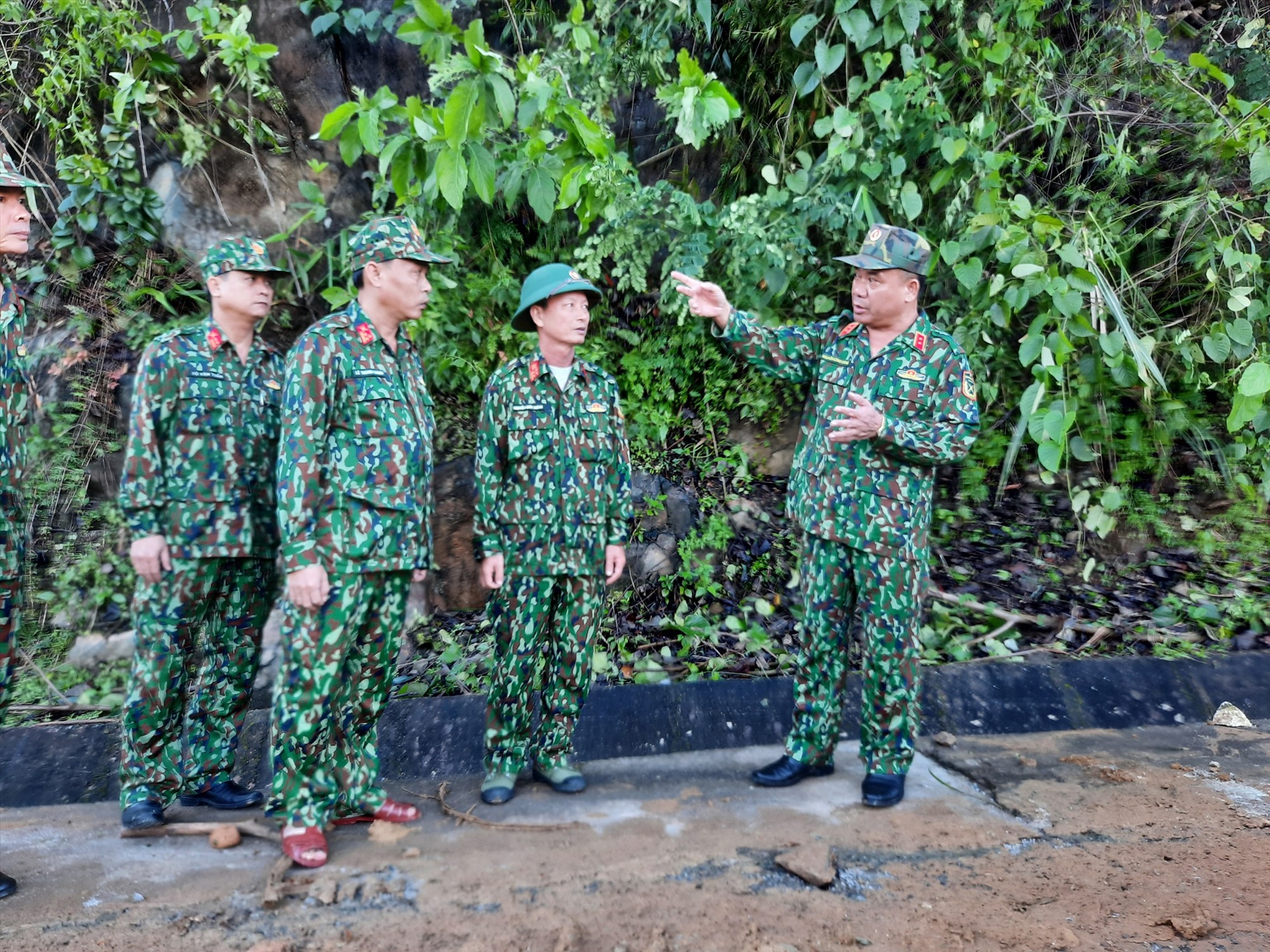 Trung tướng Nguyễn Long Cán - Tư lệnh Quân khu 5. Ảnh: ĐOÀN ĐẠO - HỒ QUÂN