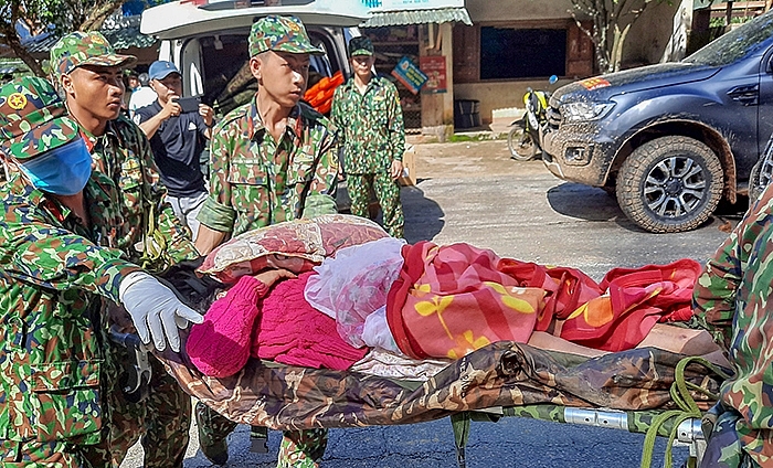 Quảng Nam: Cứu sống được 33 người, tìm thấy 6 thi thể, còn 13 người mất tích trong vụ sạt lở ở Trà Leng