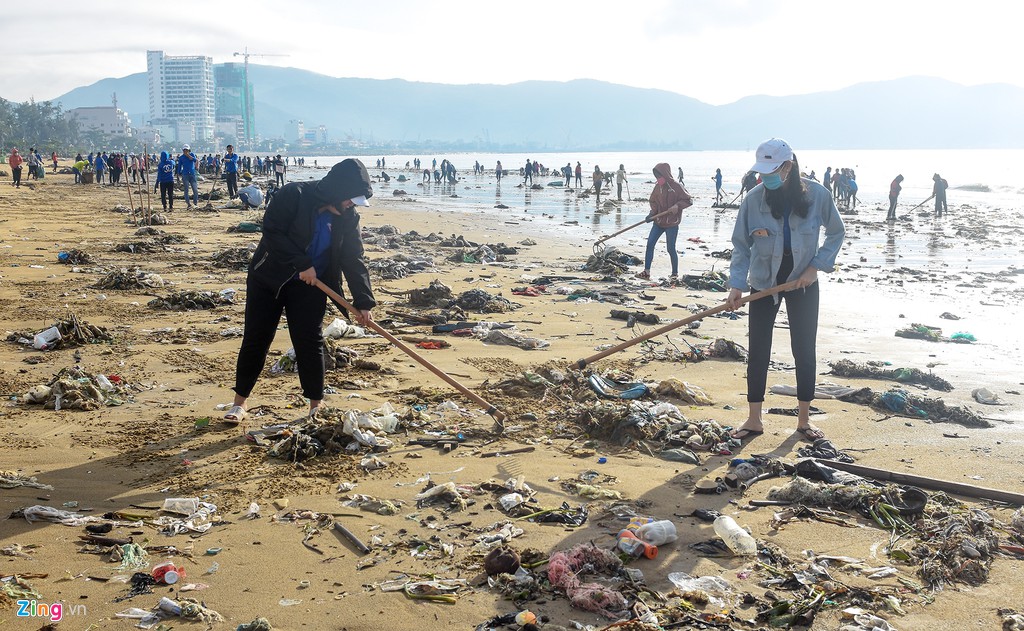 bai bien ngap rac sau bao so 5 o binh dinh