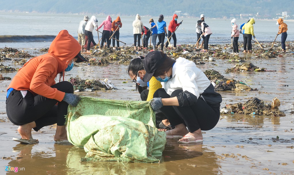 bai bien ngap rac sau bao so 5 o binh dinh