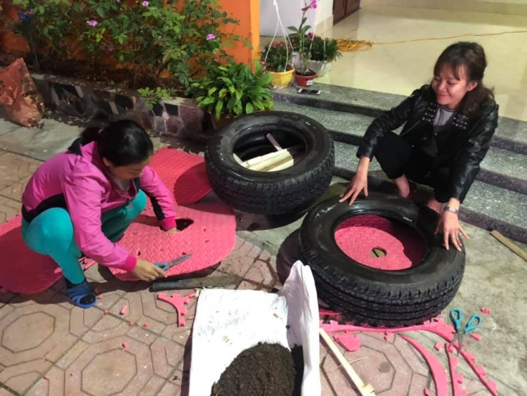 ngay nhap ngan vai co giao mam non duoc phu huynh phong sieu nhan