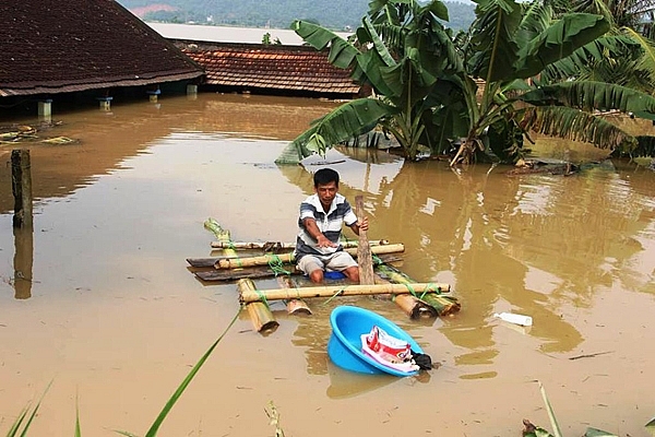 ap thap nhiet doi manh len thanh bao mien trung co lap lai lich su dai hong thuy