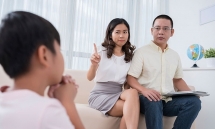 Tác hại nhãn tiền khi thiếu tin tưởng con