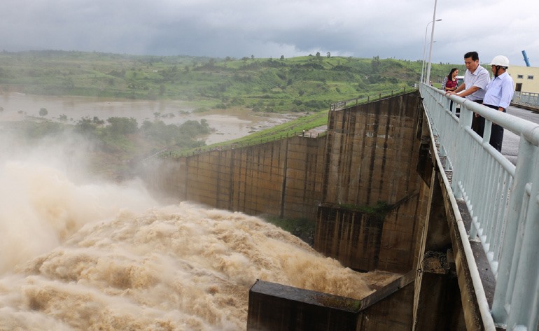 Hàng loạt hồ chứa, hồ thủy điện xả nước điều tiết