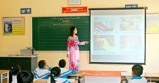 Bộ Nội vụ yêu cầu tuyển dụng đặc cách đối với giáo viên đã có hợp đồng lâu năm