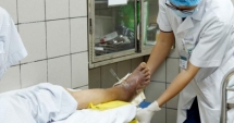 Nhiều người Việt đang sống với căn bệnh gây biến chứng mù mắt, cắt cụt chi mà không biết