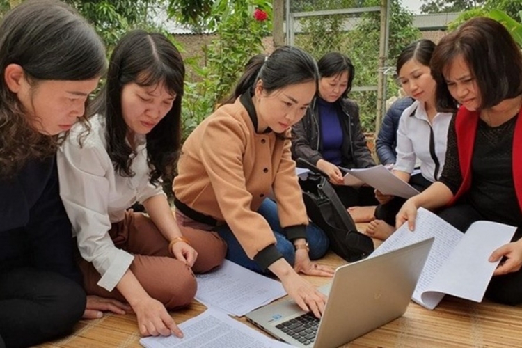 ha noi dung thi tuyen tuyen dung dac cach giao vien co hop dong tu 2015